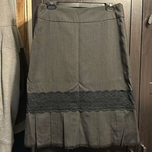 Lindor skirt, size 8, dark grey with black lace